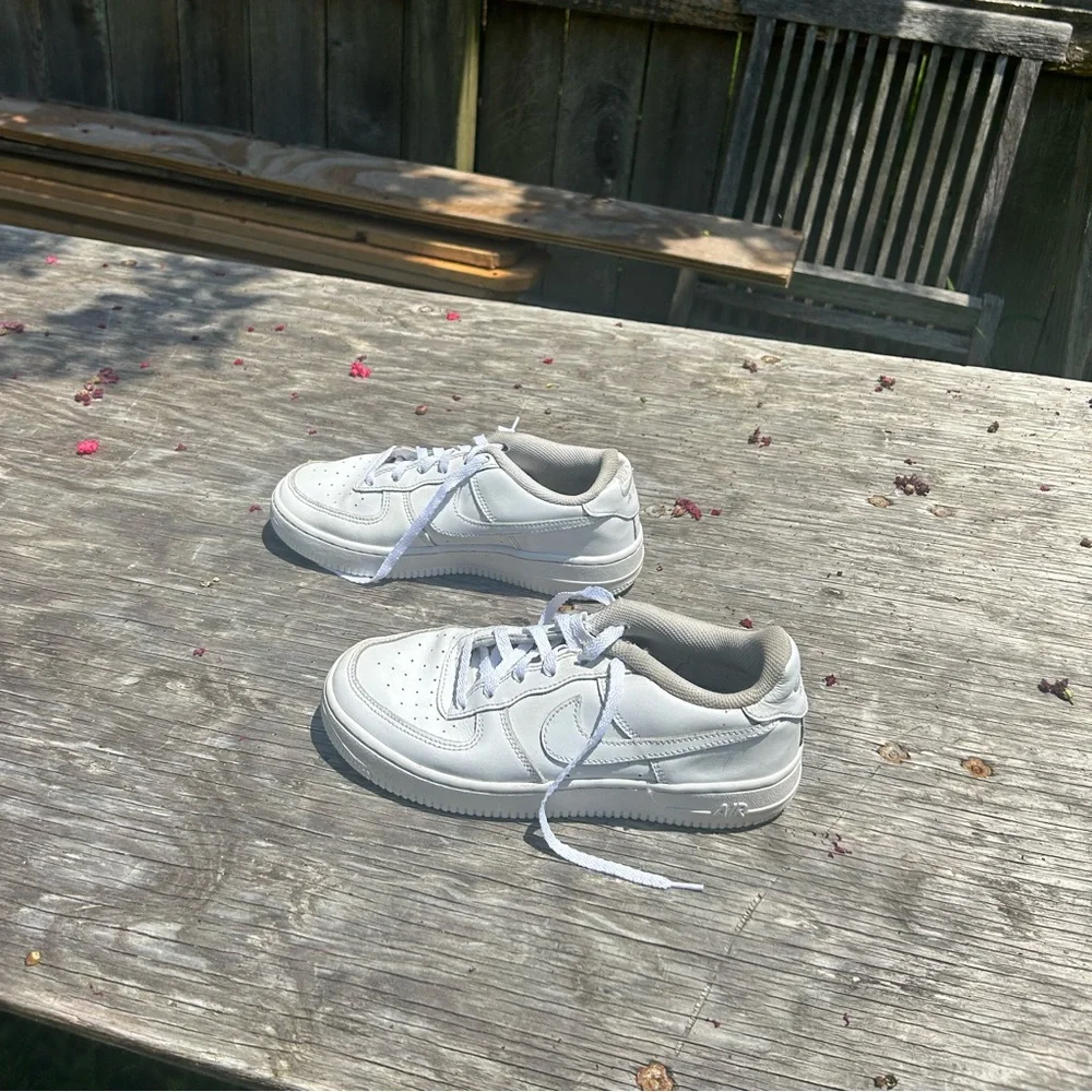 Air Force ones size 5.5 y white Nike air